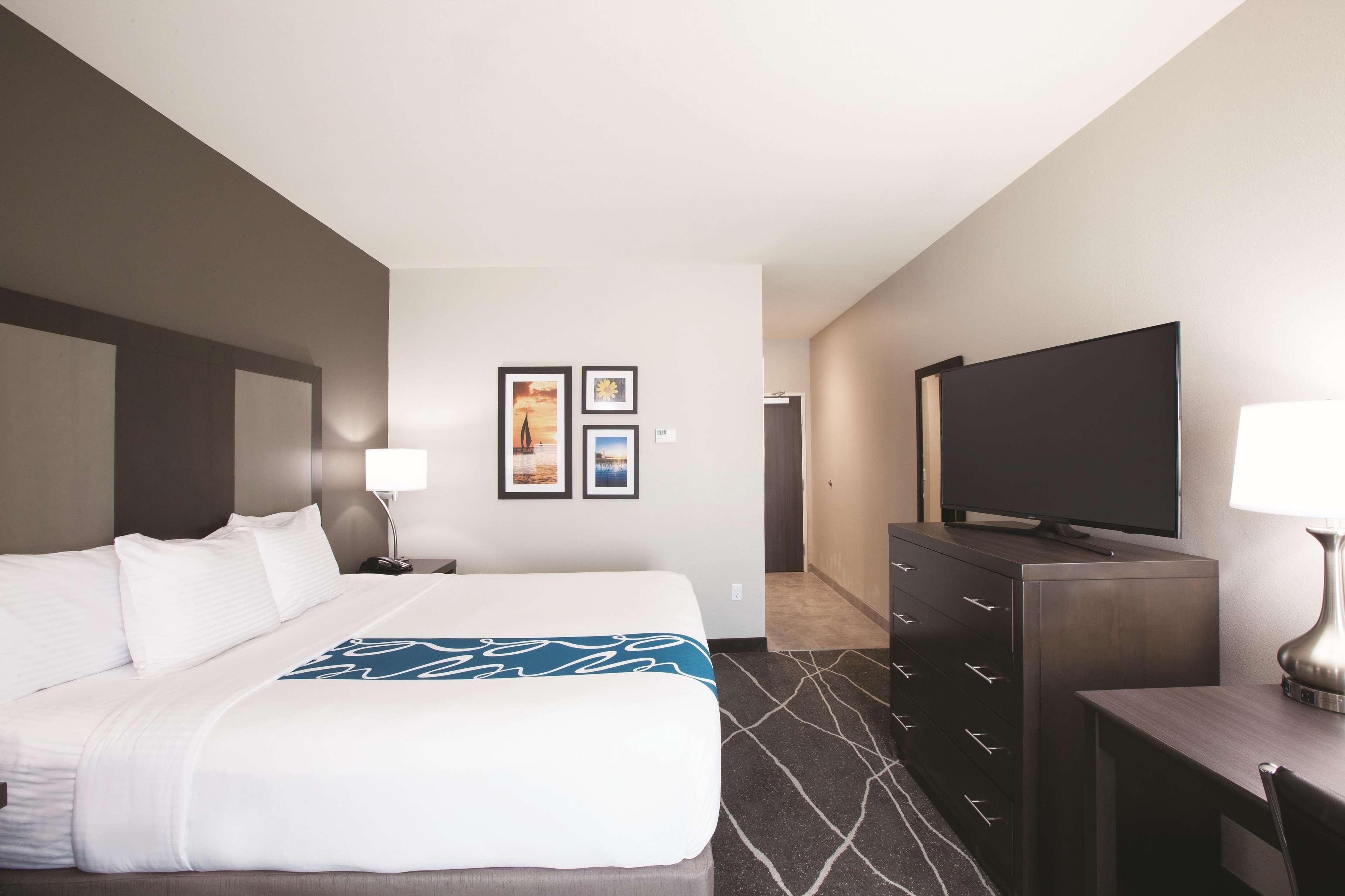 Отель La Quinta By Wyndham Tulsa Брокен-Эрроу Экстерьер фото