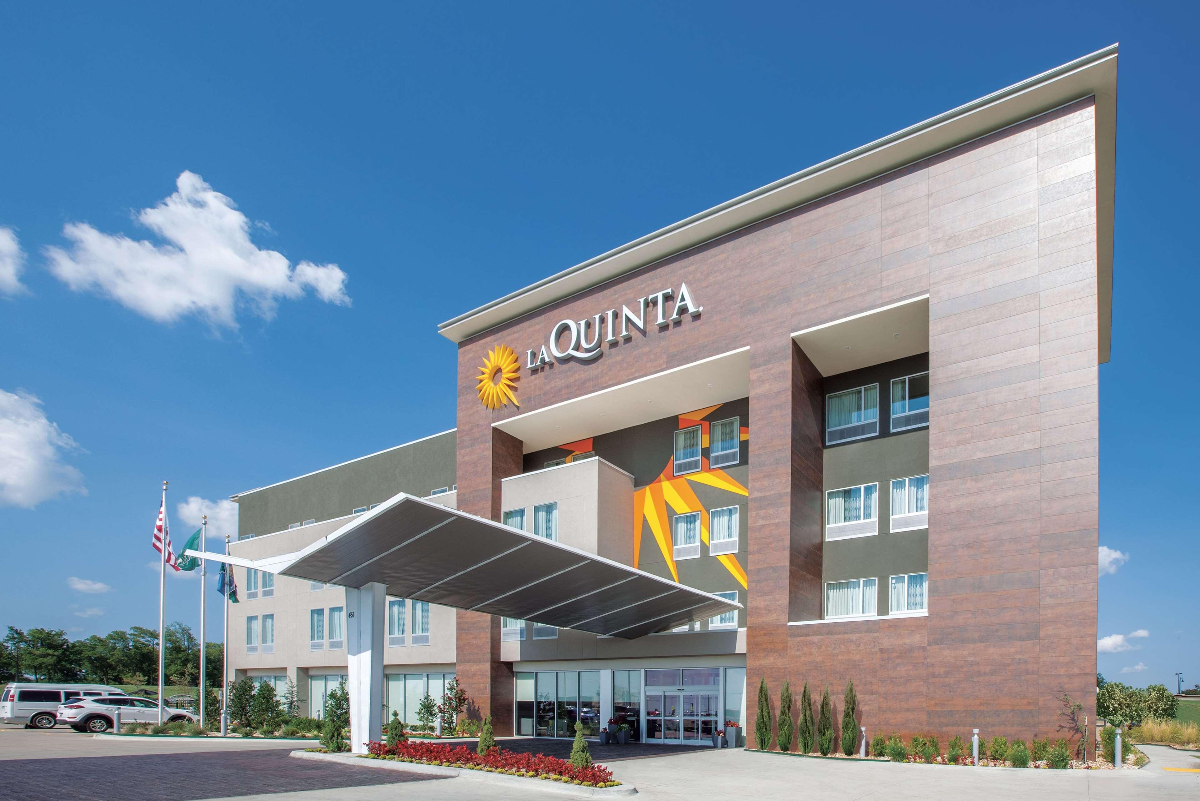 Отель La Quinta By Wyndham Tulsa Брокен-Эрроу Экстерьер фото
